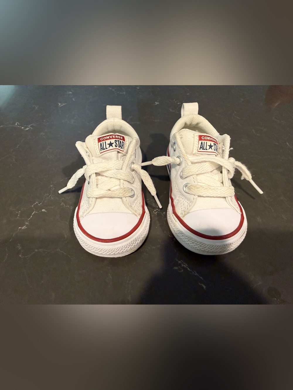 GUC- Converse Kids White Canvas Low-Top Sneakers with Red Trim 4C